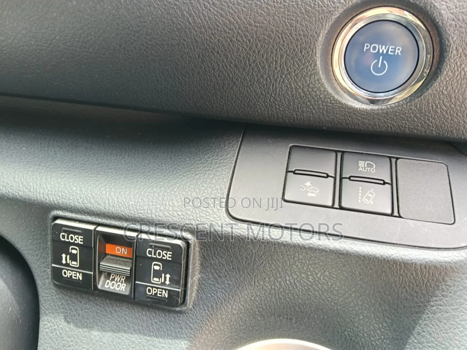 Toyota Sienta 2019 Silver