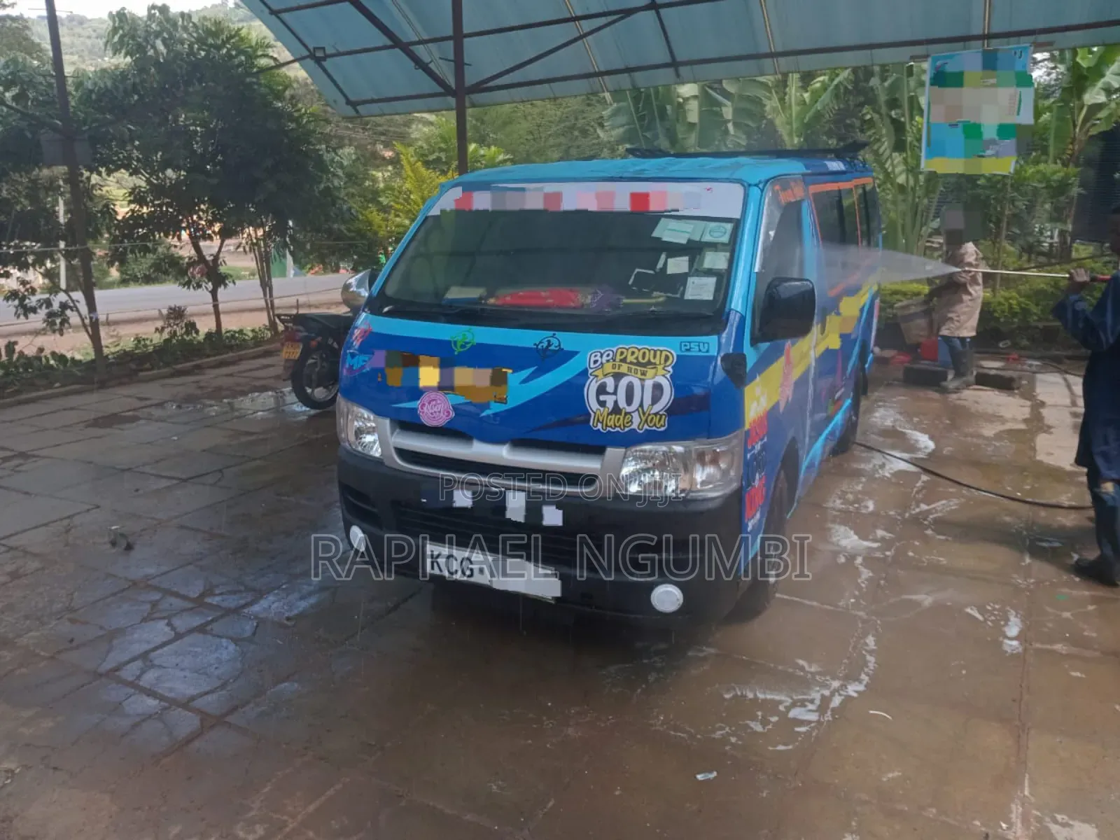 Toyota HiAce 2009 Blue