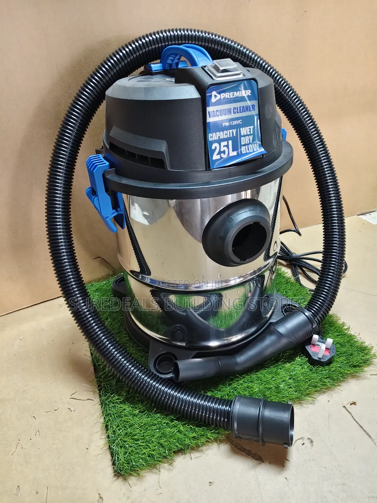 Wet And Dry Vacuum Cleaner. 25ltrs