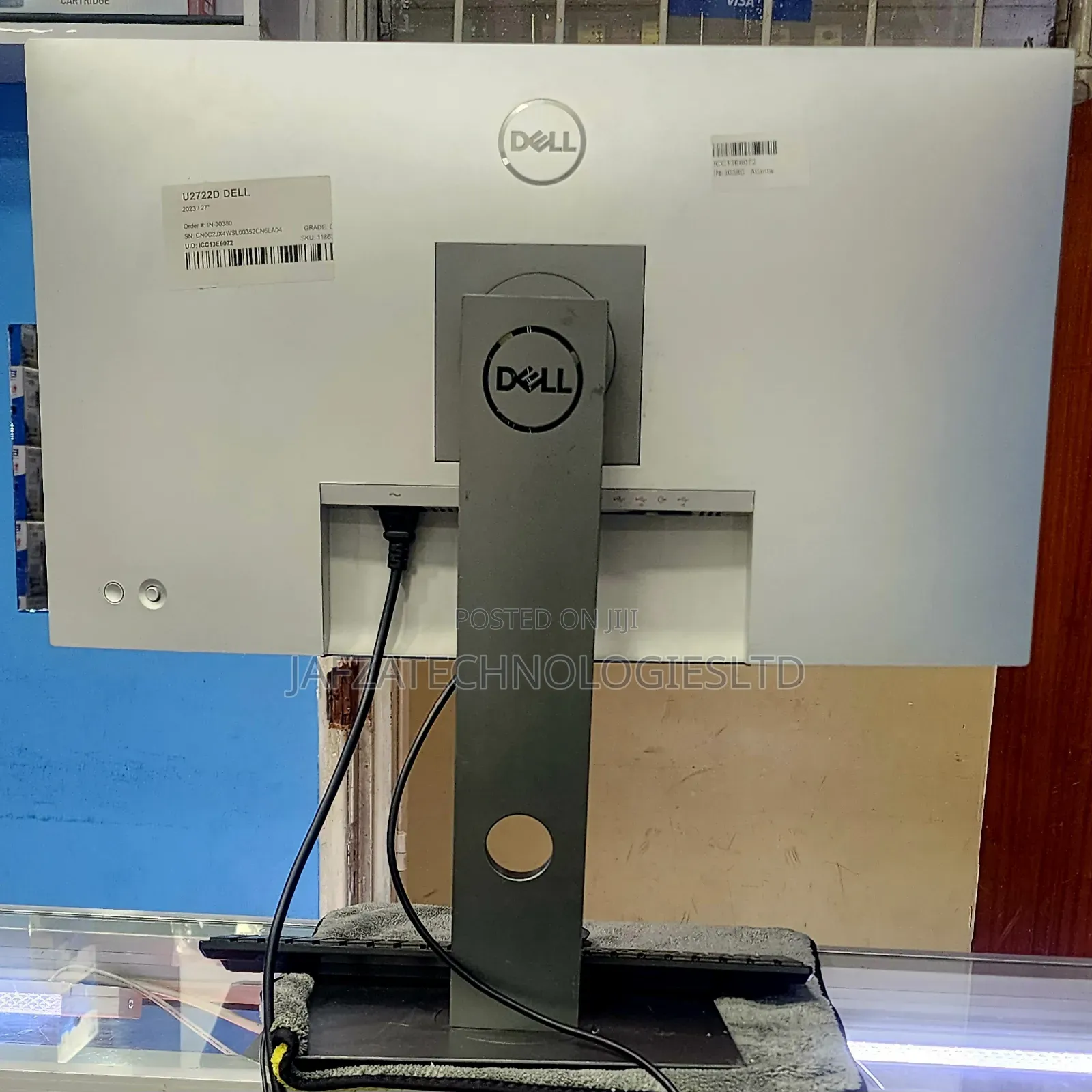 Dell Ultrasharp 27 Inch QHD Monitor- U2722d