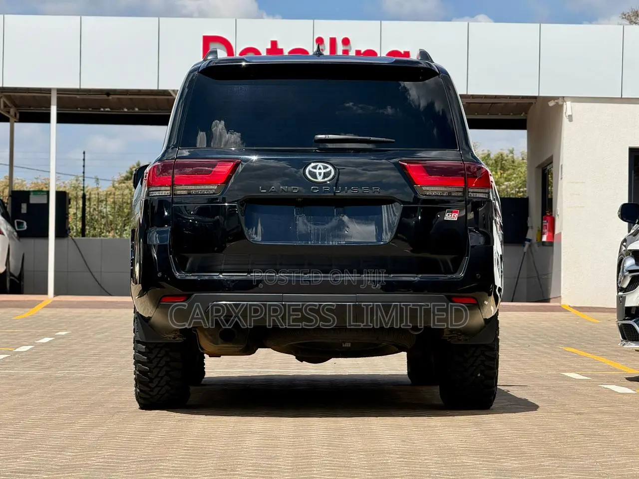 Toyota Land Cruiser LC300 2022 Black