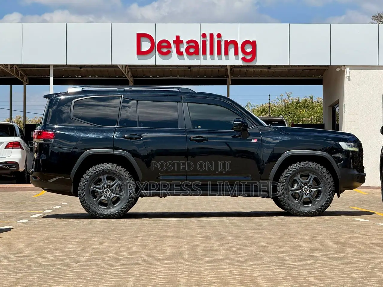 Toyota Land Cruiser LC300 2022 Black