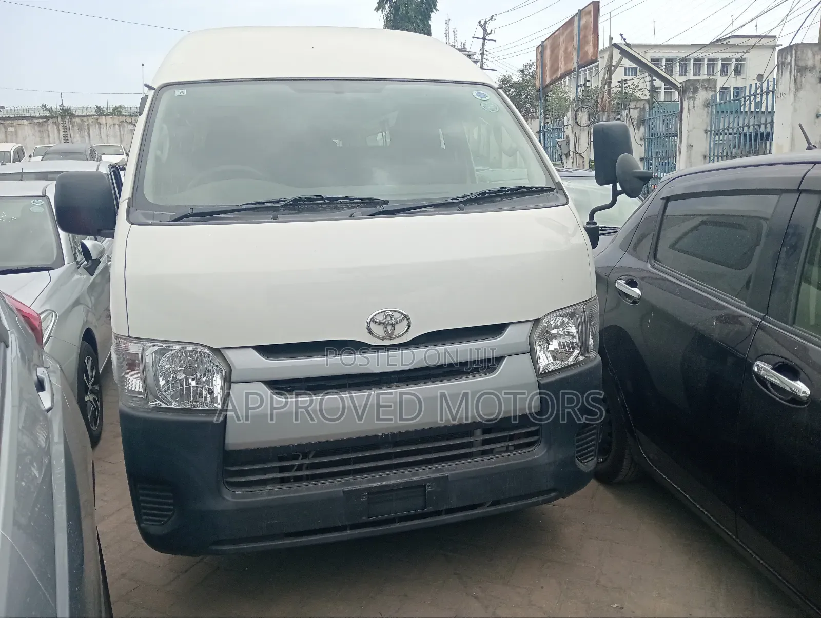 Toyota HiAce 2019 White