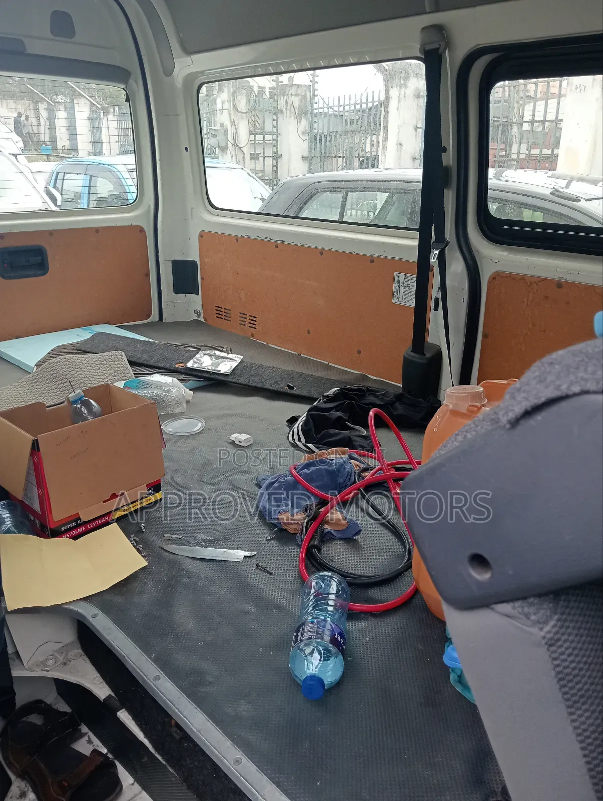 Toyota HiAce 2019 White