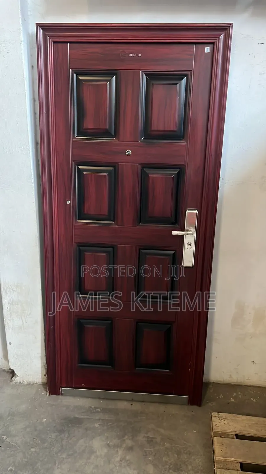 823 Single Door
