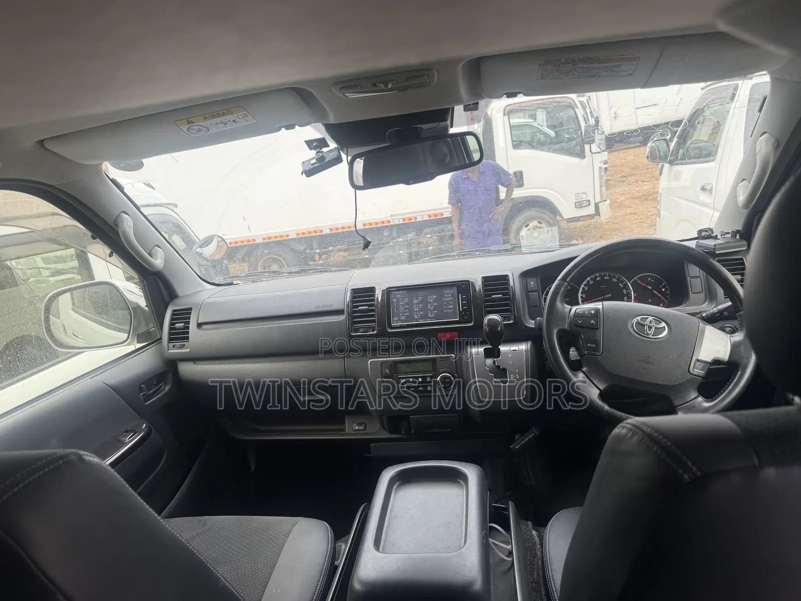 Toyota HiAce 2018 White