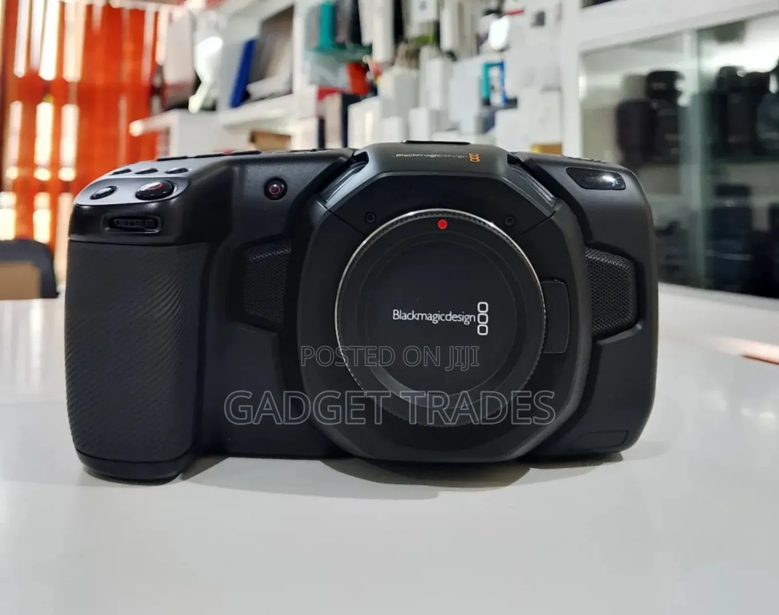 Blackmagic Design Pocket Cinema Camera(Just Like New)
