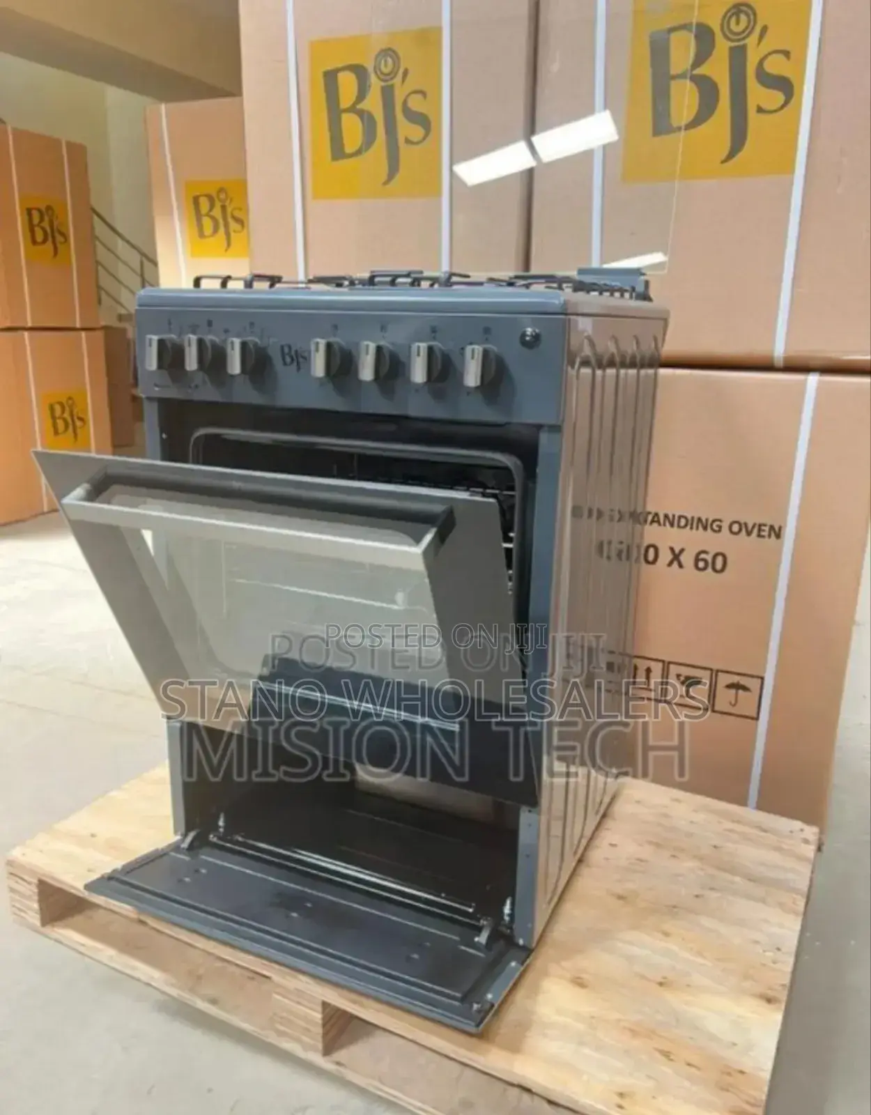 Colour Grey Bjs 60by60 Cooker. Brand New