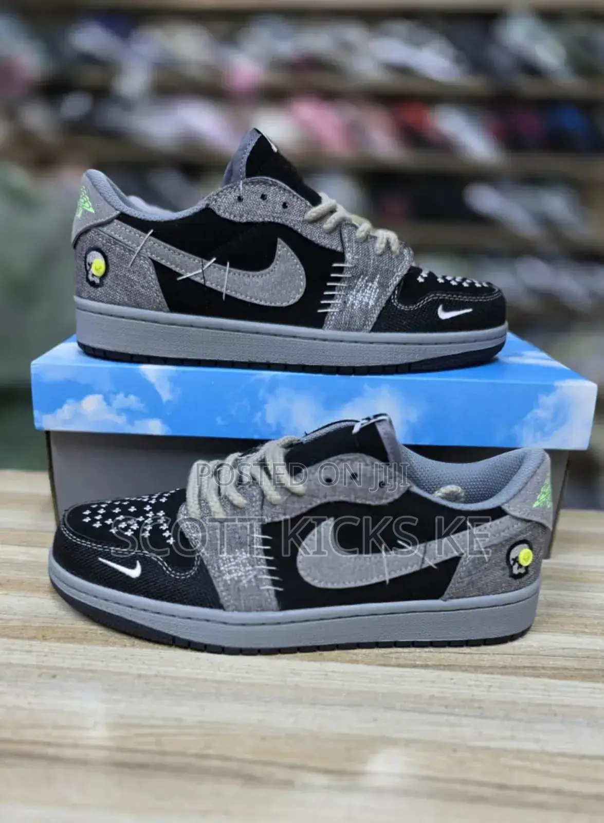 Air Jordan 1 Low 'Phantom Dust Metallic Dark Gray