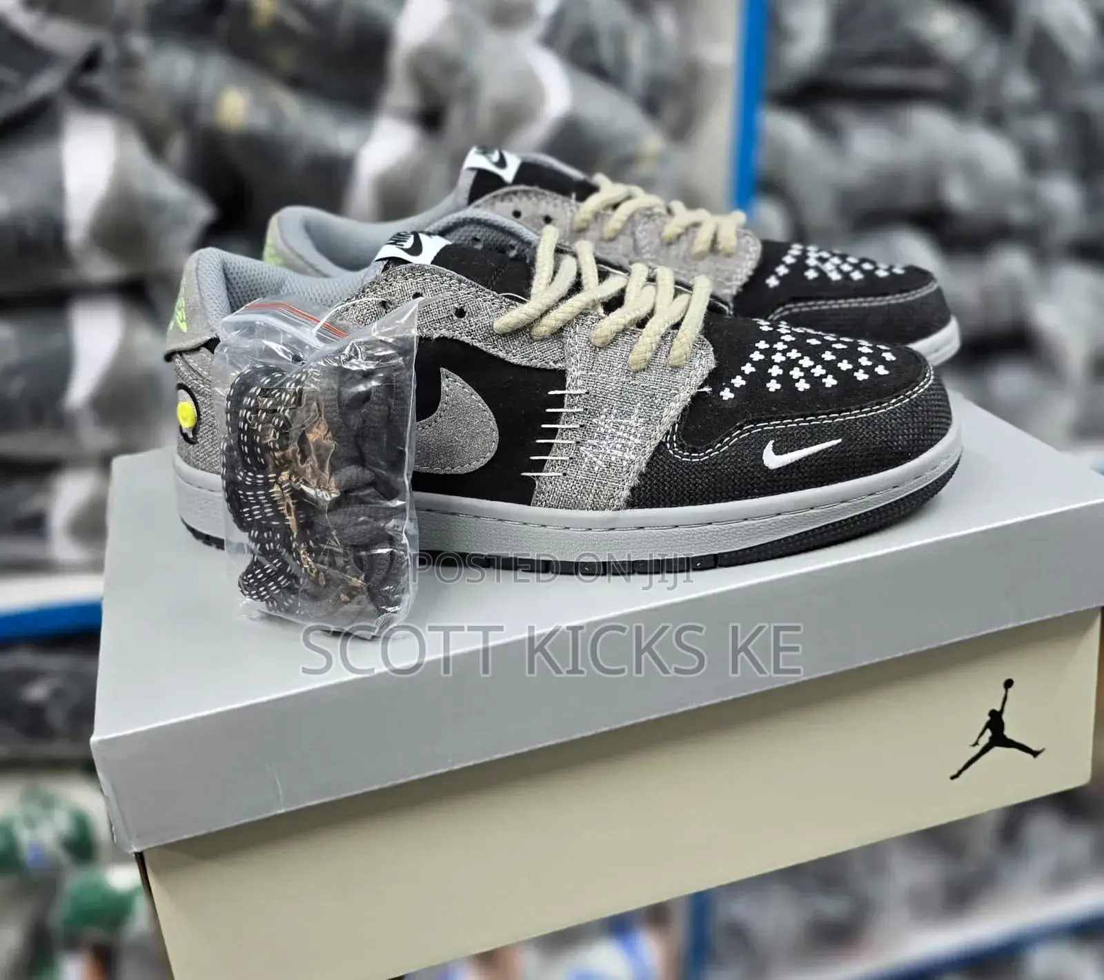 Air Jordan 1 Low 'Phantom Dust Metallic Dark Gray