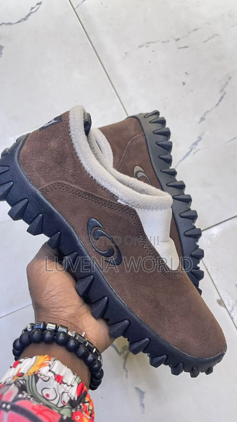 Salomon Casuals
