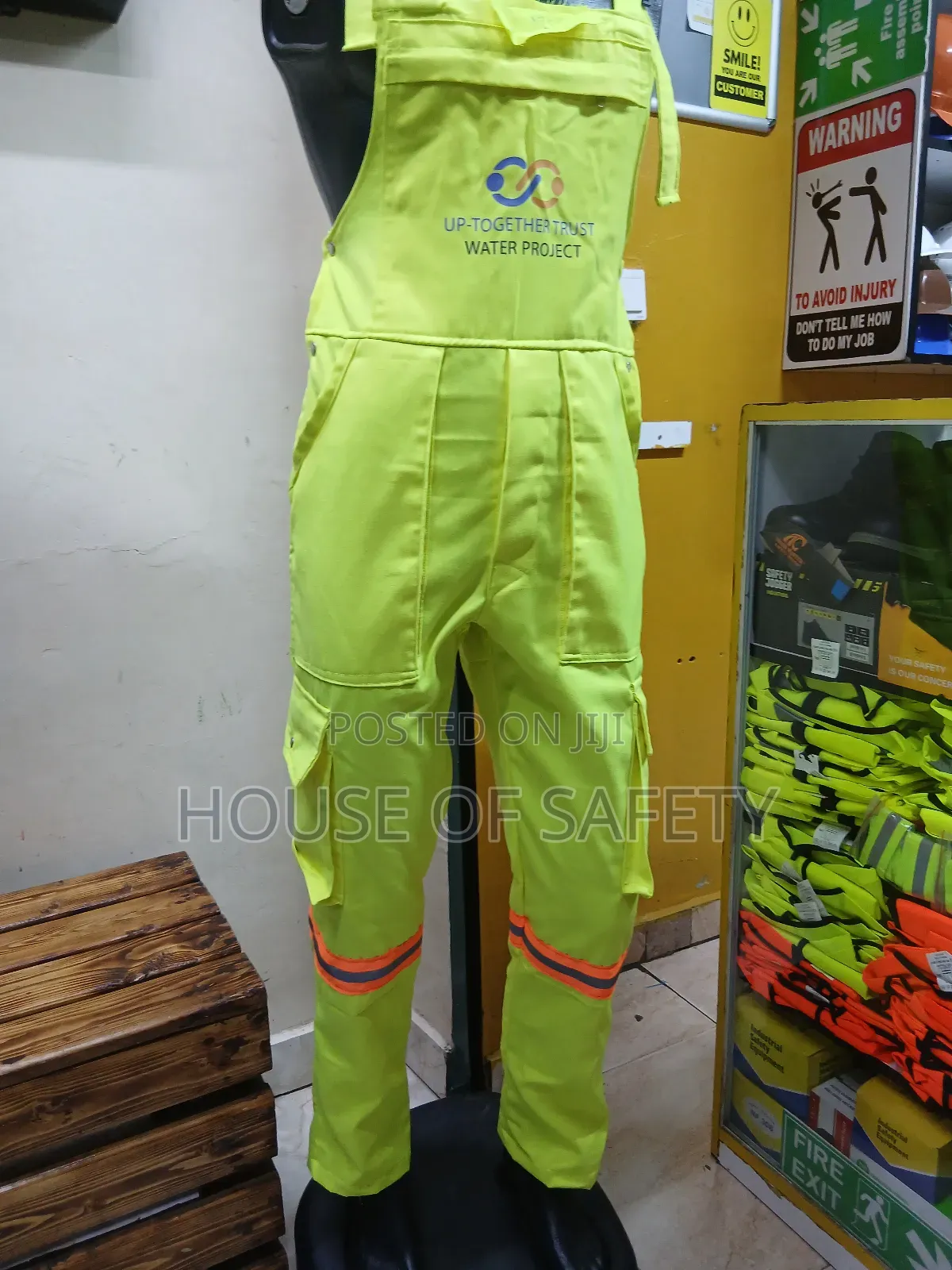 Sleek Vest With Pant Dungaree