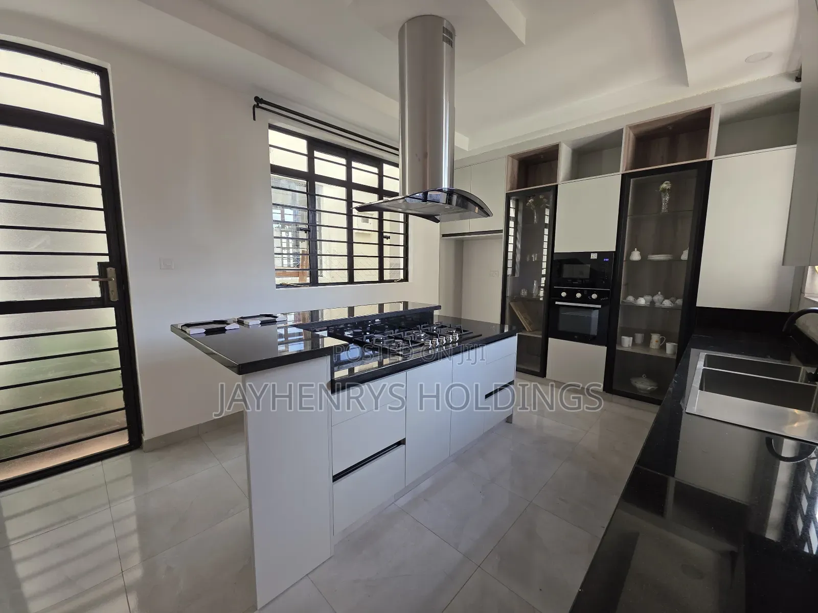 4bdrm House in Membley Estate for rent
