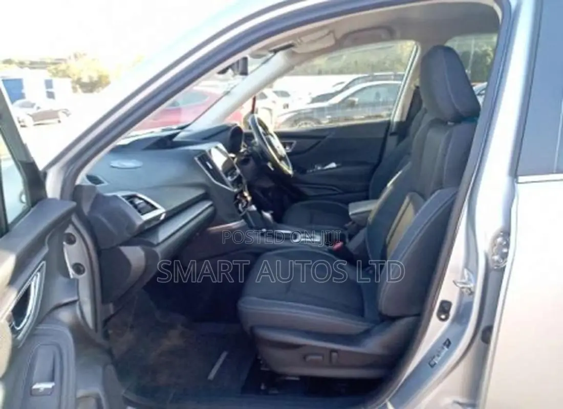 Subaru Forester 2019 Silver