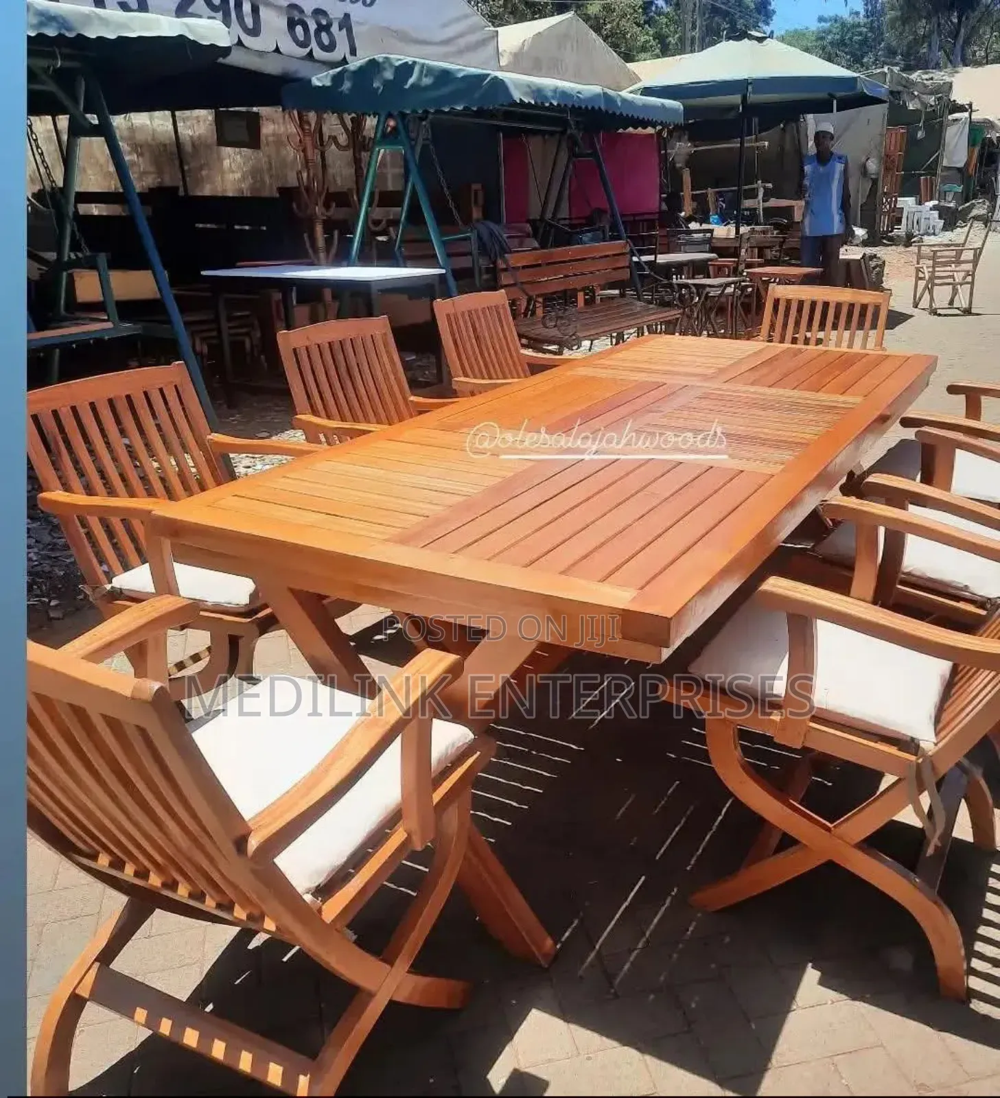 Customized Mahogany Vanish 8 Seater Conference Dinner Table