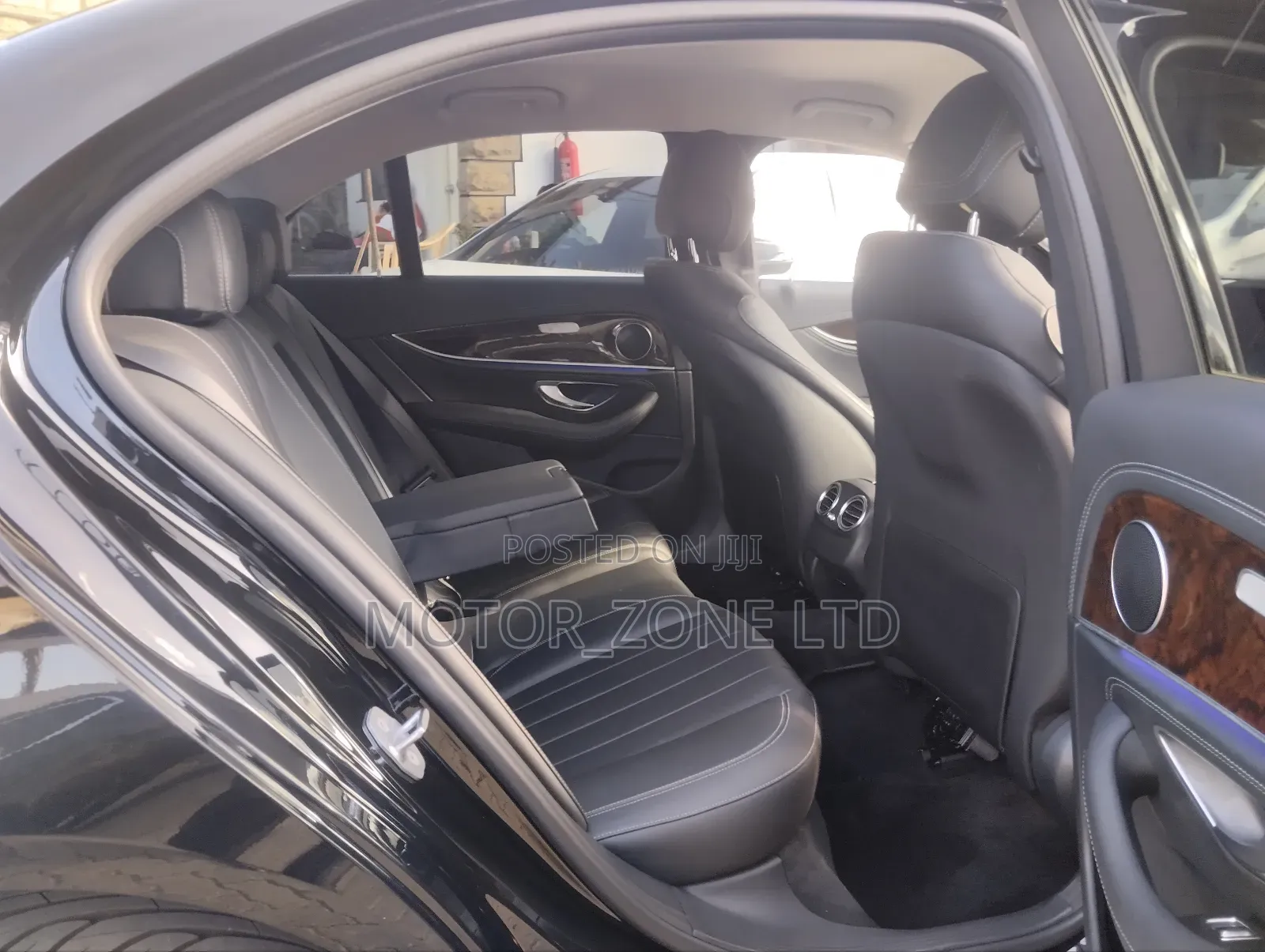 Mercedes-Benz E400 2018 Black
