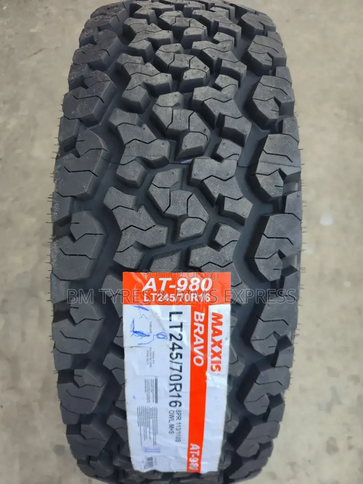 245 /70 R16 Maxxis (All Terrein) 980