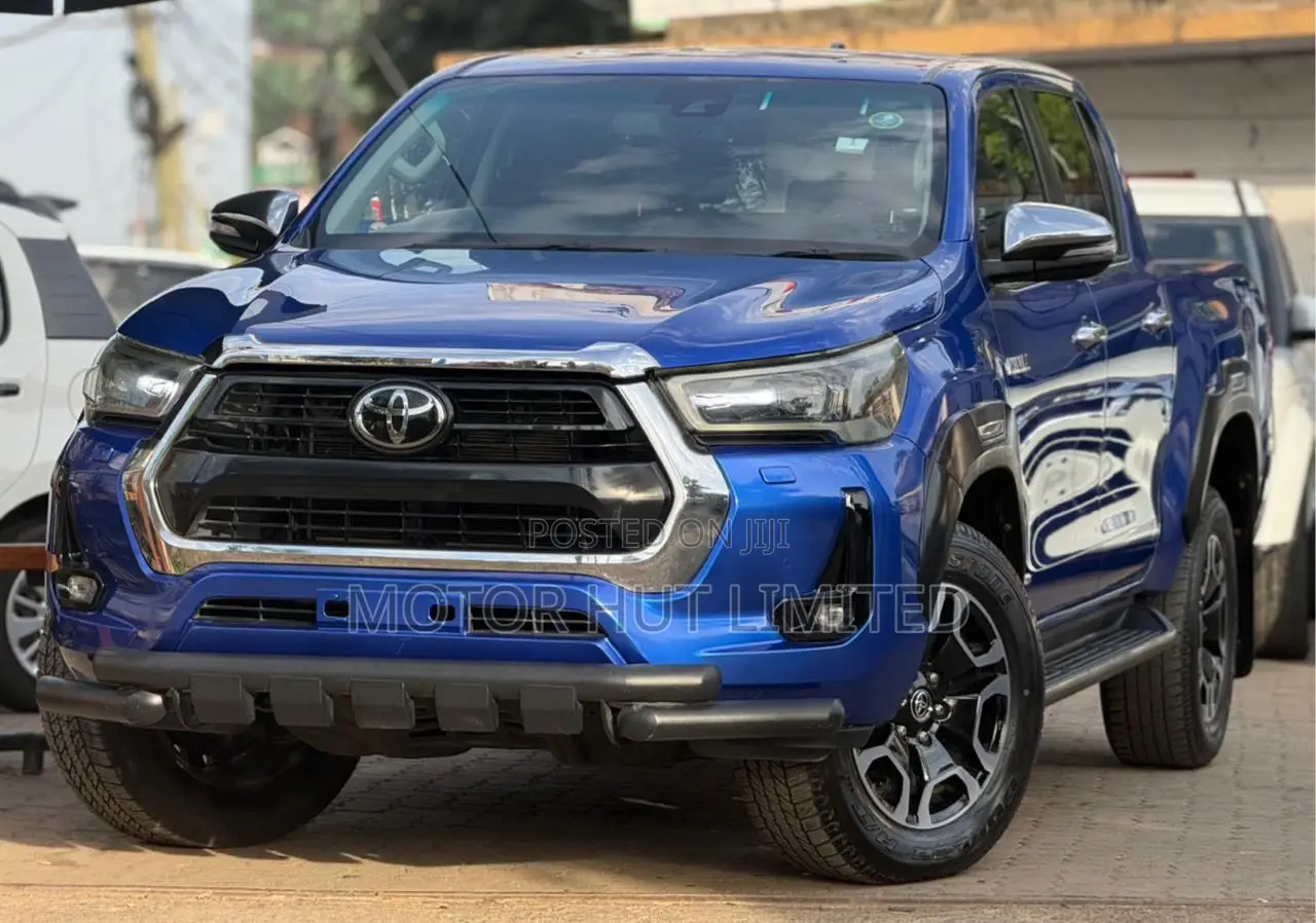 Toyota Hilux Revo Double Cab Deisel 2.8 AWD 2022 Blue
