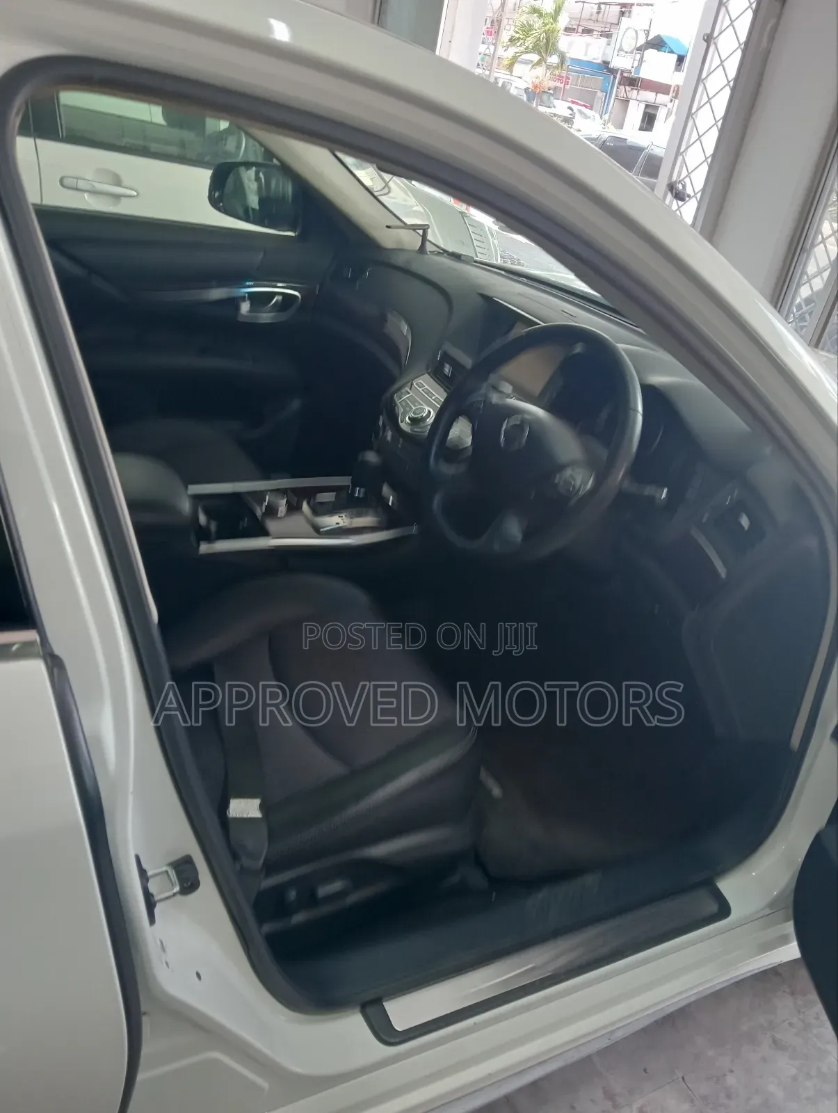 Nissan Cima 2019 White