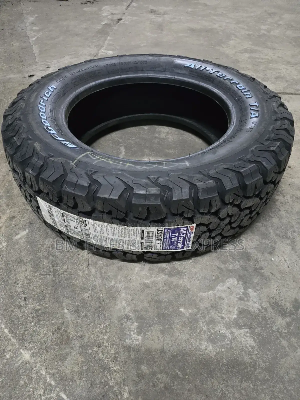 225 /70 R17 Bf Goodrich Tyres (All Terrein)