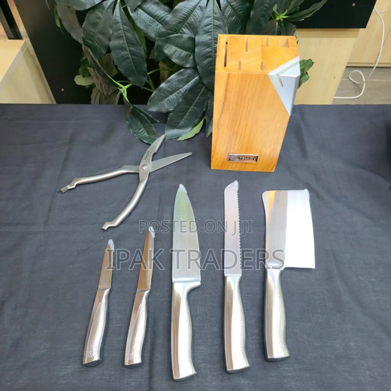 *7pcs Set High Quality Stainless Steel Knife Set With Wooden Storage*