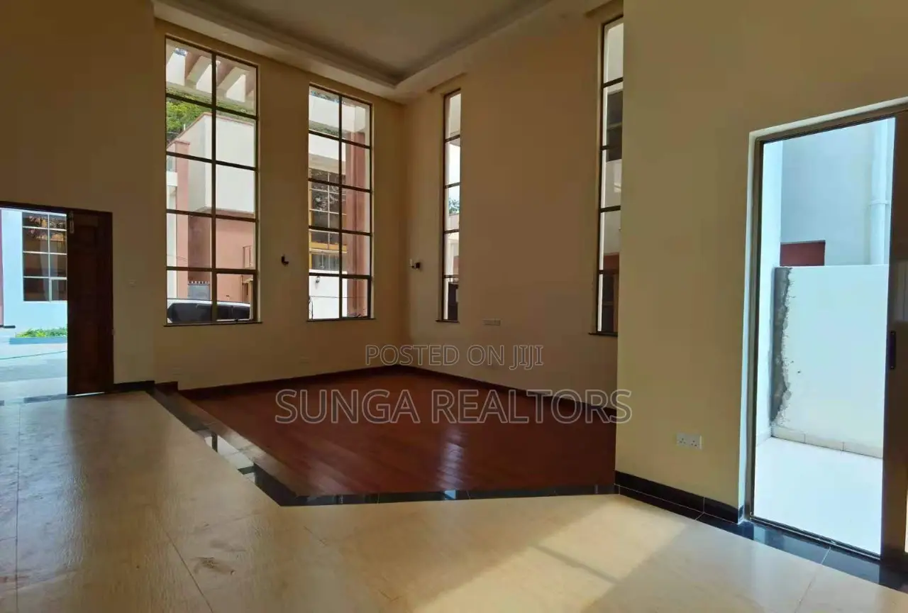 5bdrm House in Chalbi Drive for sale