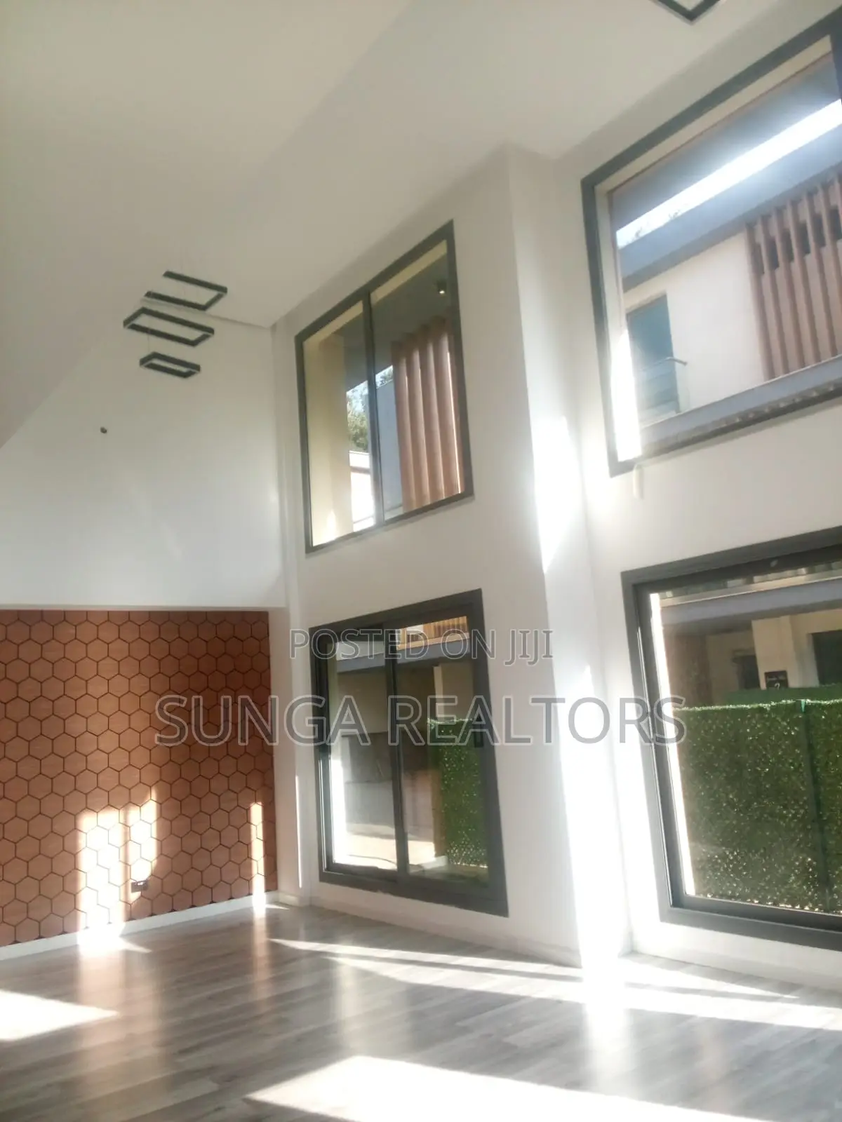 5bdrm House in Chalbi Drive for sale