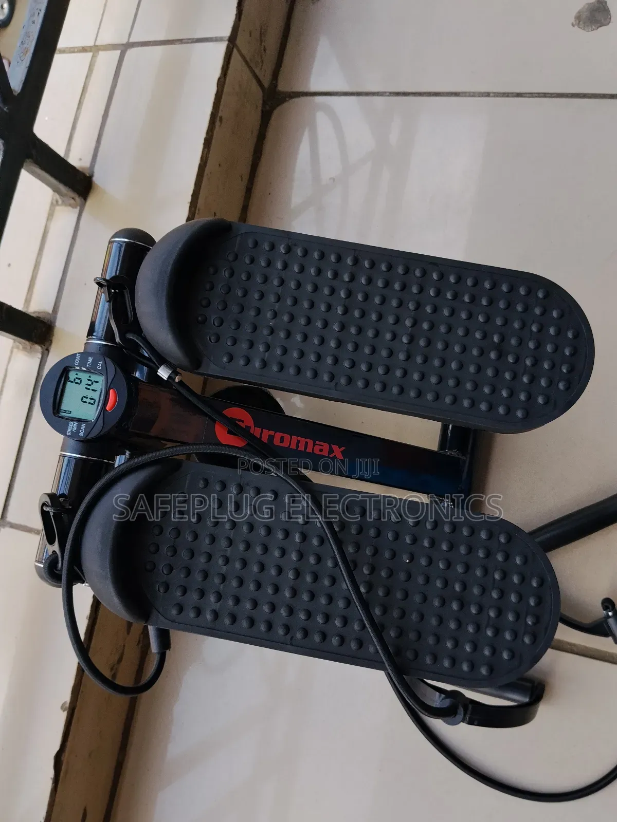 Stepper White+Black Stepper - Sleek Design for Kenyan