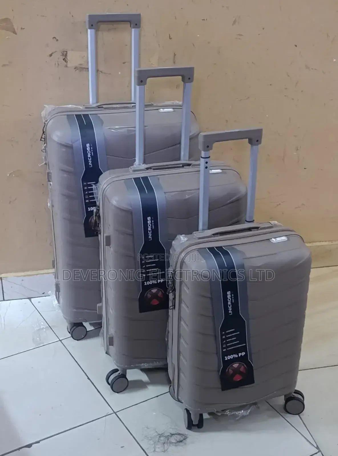 3 in 1 Luxurious Fiber Suit Case at 6000