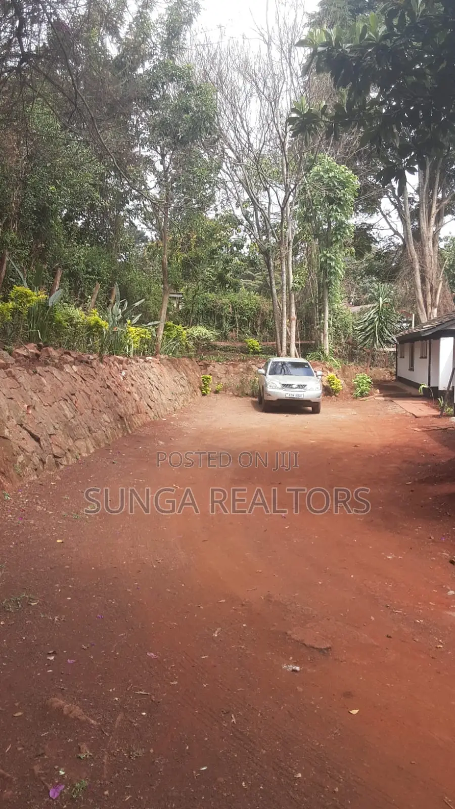 4bdrm Bungalow in Loresho Crescent for sale