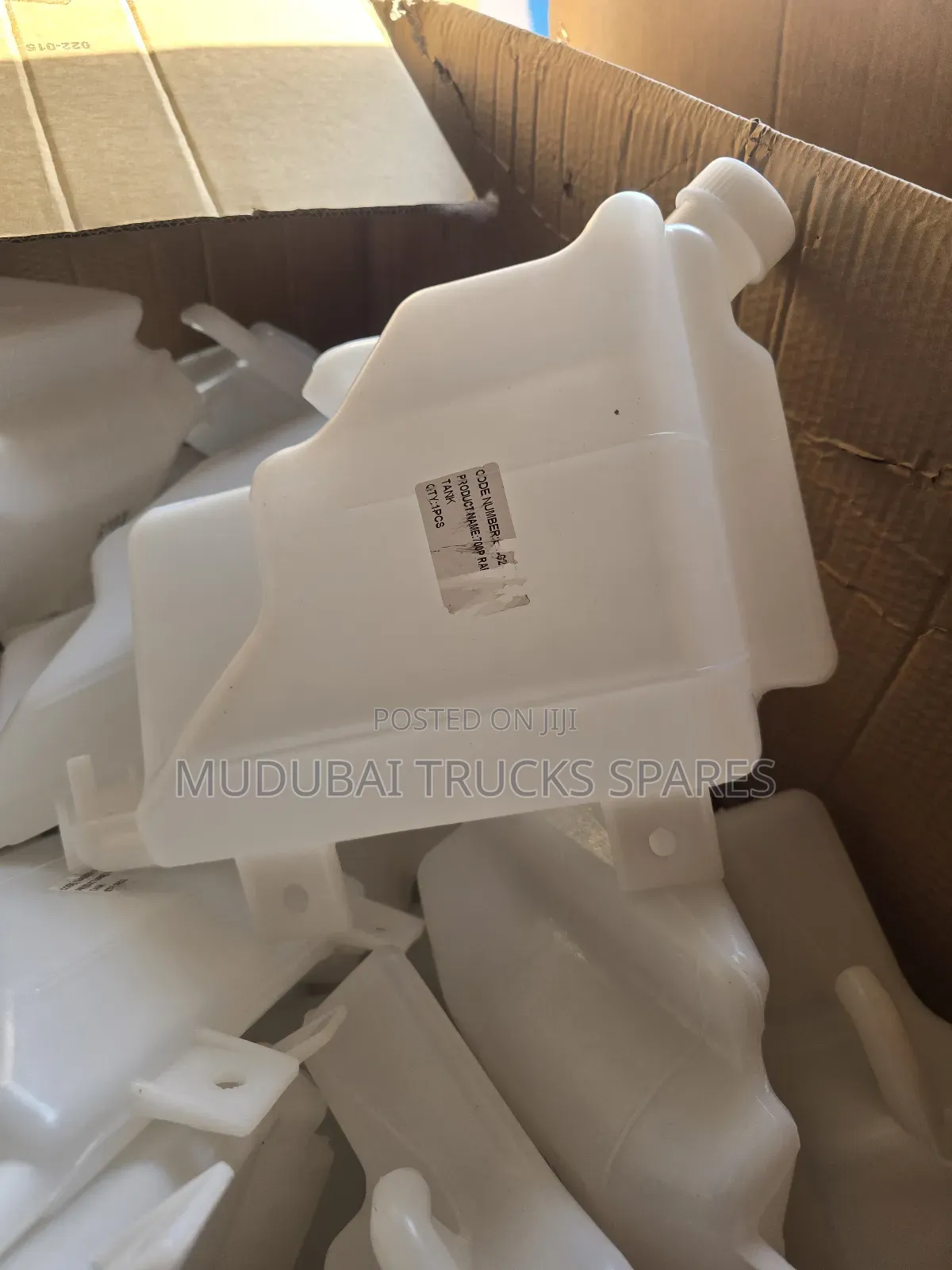 Isuzu NQR 700p and NMR Radiator Reseviour