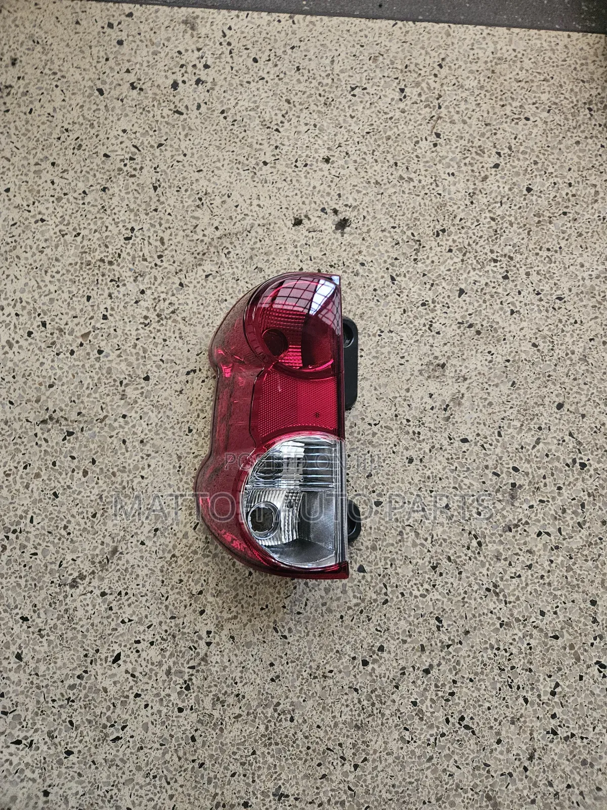 Tailight Nv200