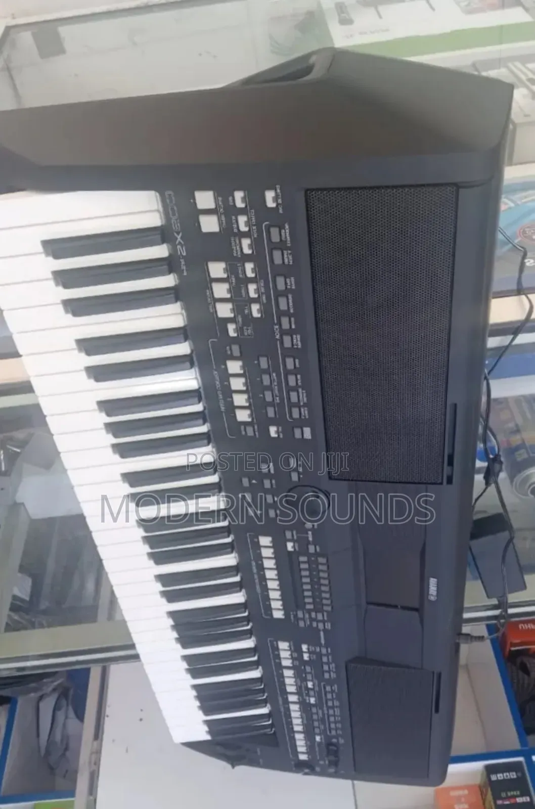 Yamaha PSR-Sx600 61-Key Portable Keyboard.