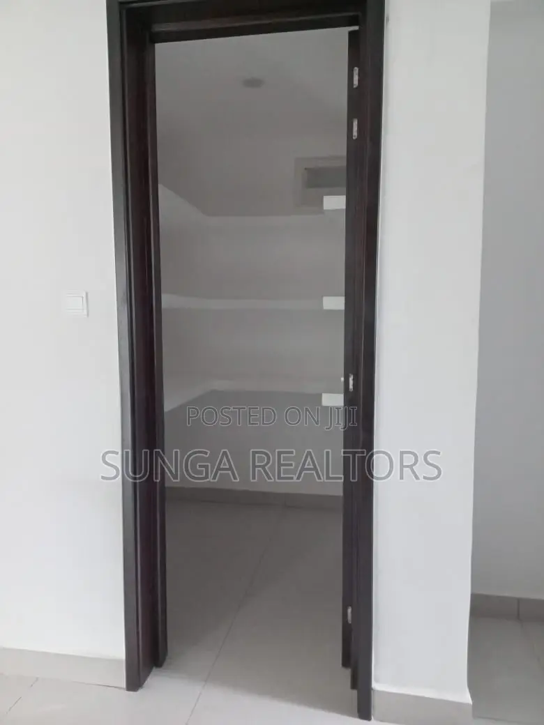 2bdrm Apartment in General Mathenge, Spring Valley for sale