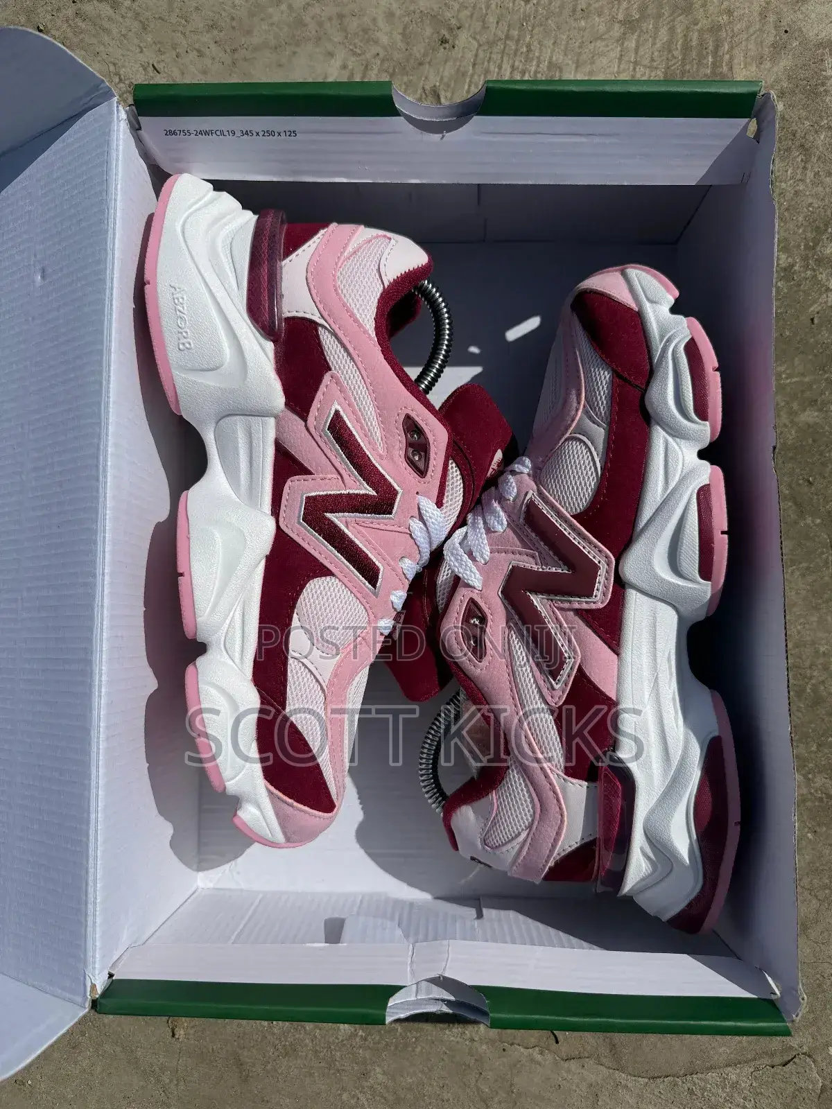 New Balance 9060 Burgundy