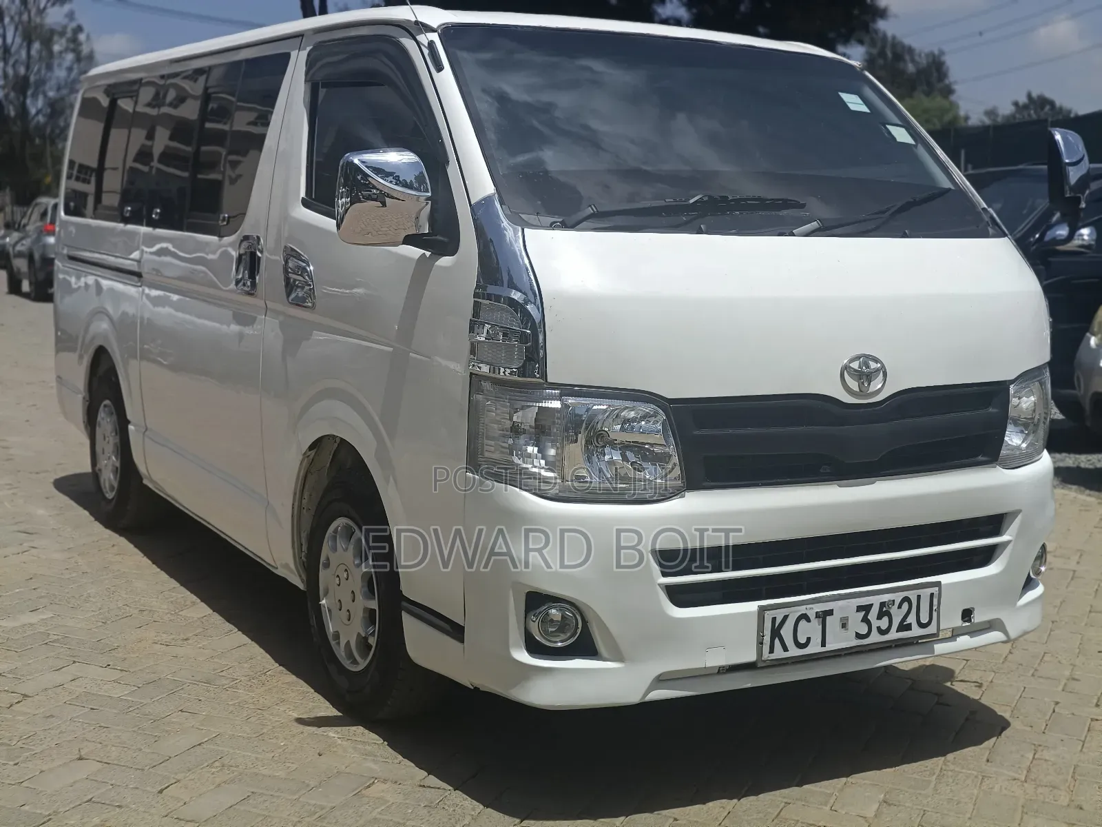 Toyota HiAce 2012 White
