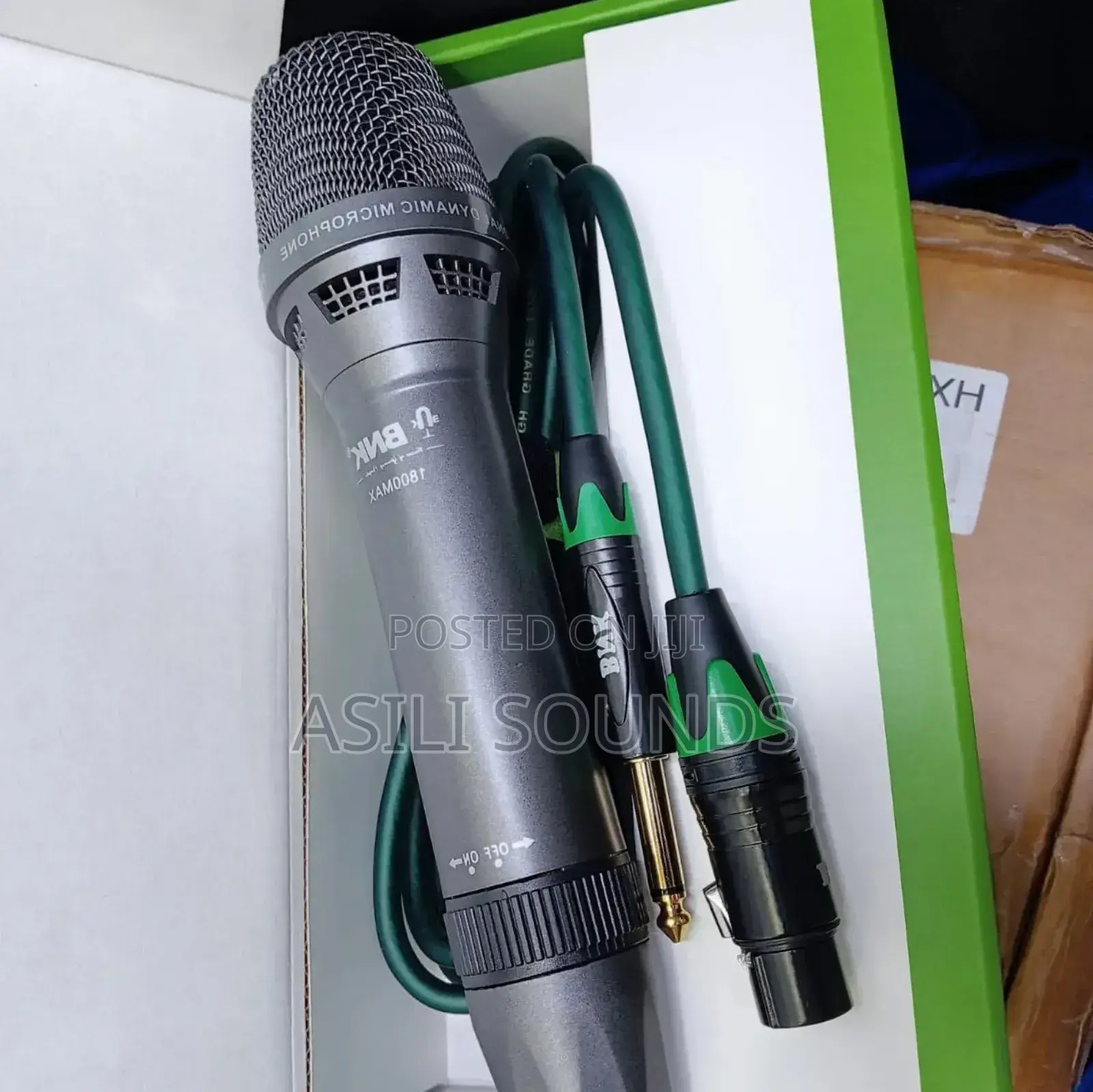 BNK 1800max Wired Dynamic Microphone.