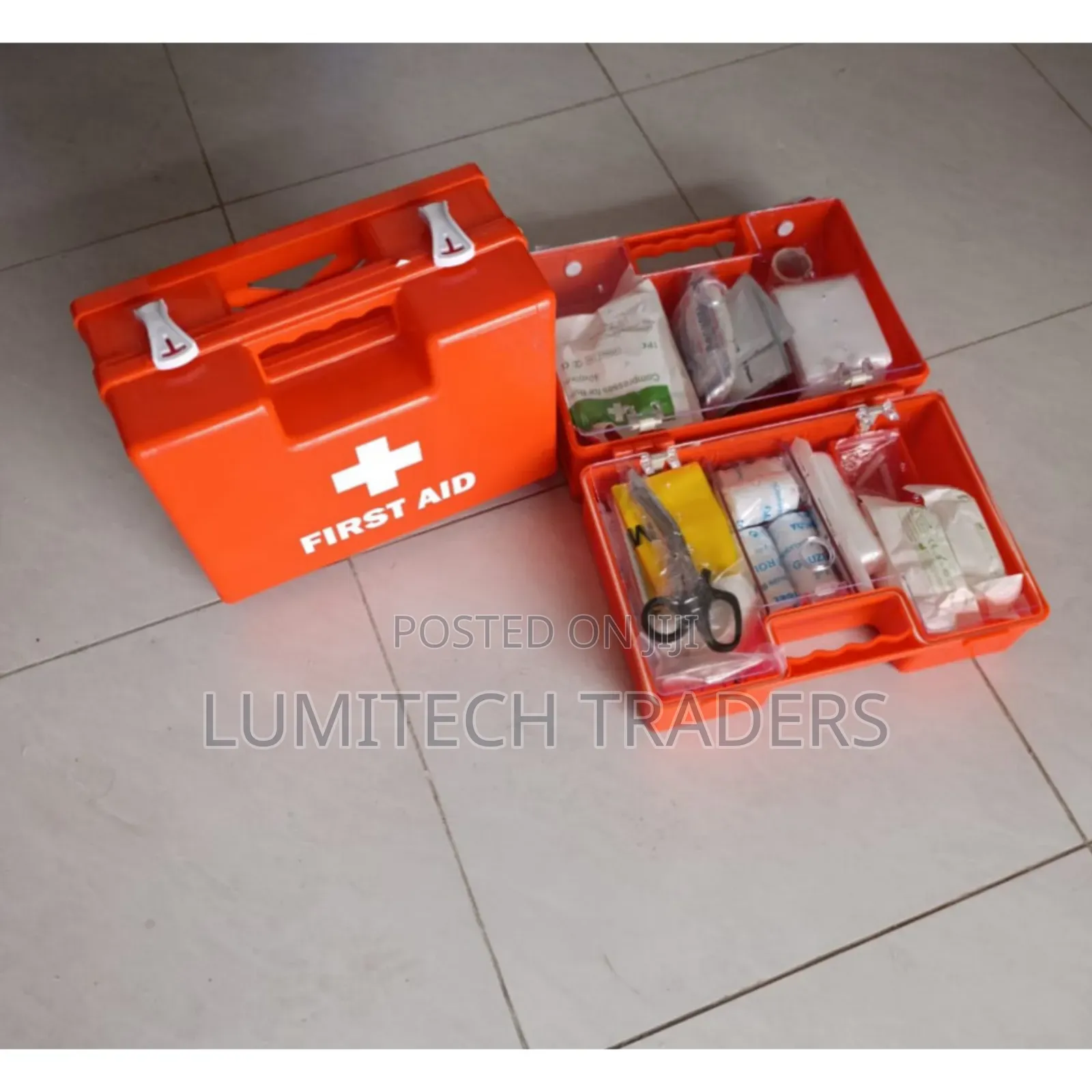 Medium First Aid Kit (Covers Up to 30 People)