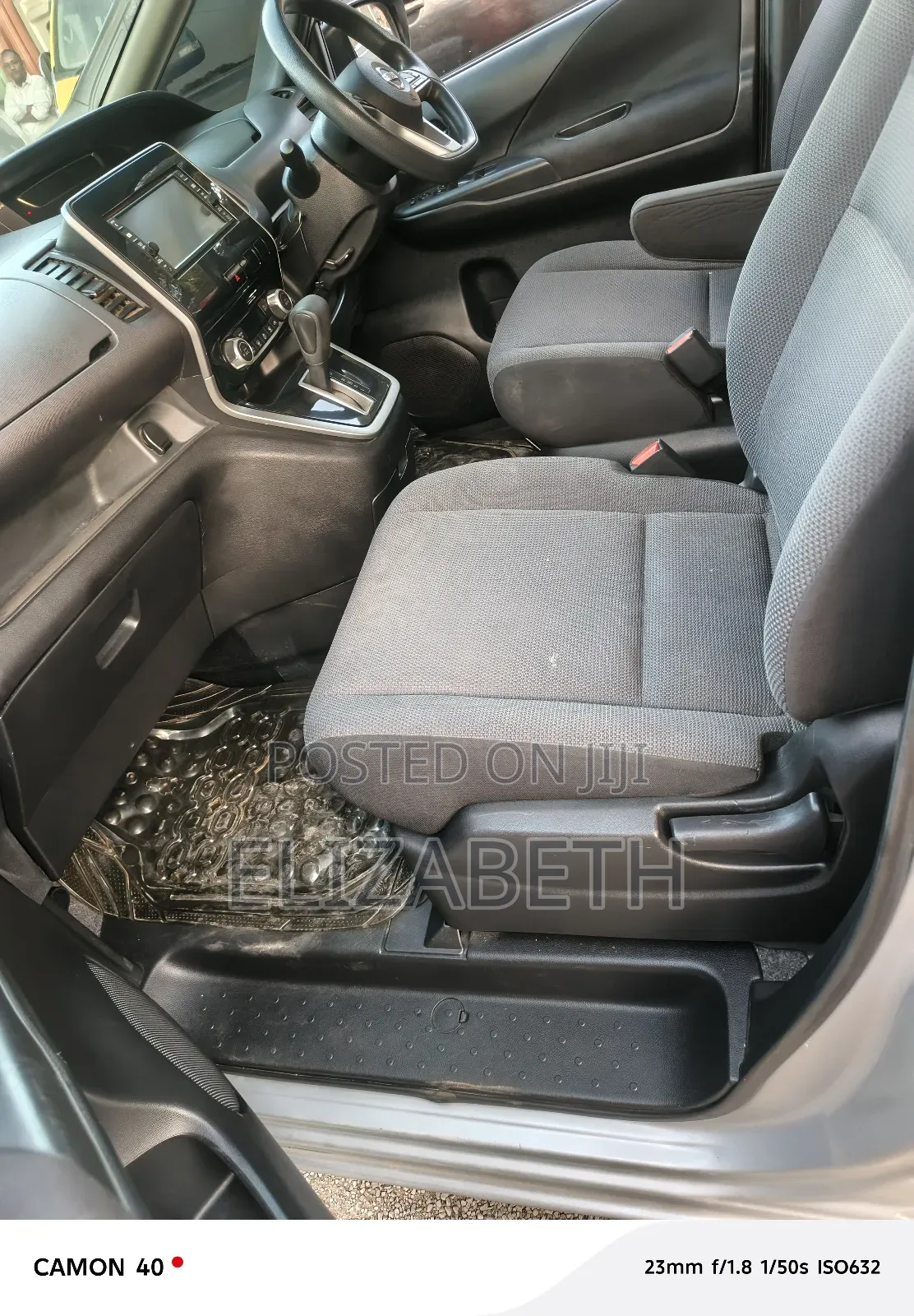 Nissan Serena 2017 Silver