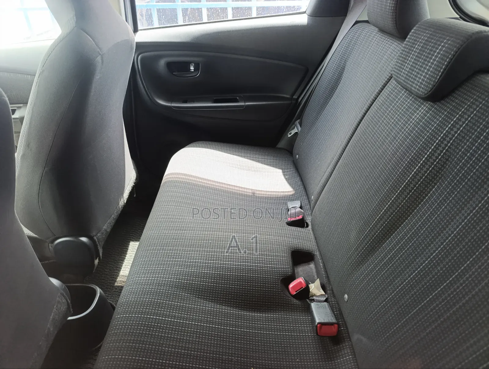 Toyota Vitz 1.5 FWD Hybrid 5dr 2019 White
