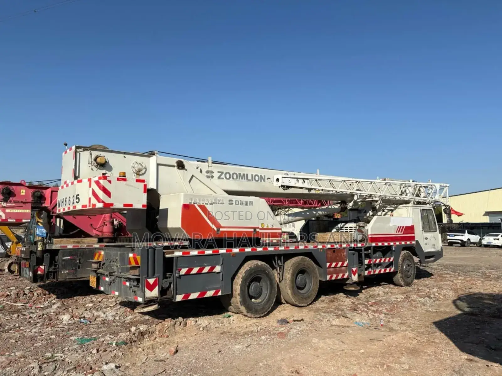 Cranes Are Available for Jobs and Delivery