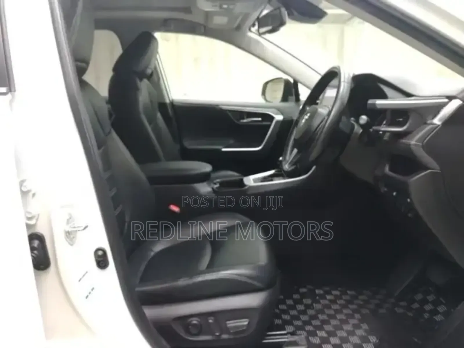 Toyota RAV4 XLE AWD 2019 Pearl