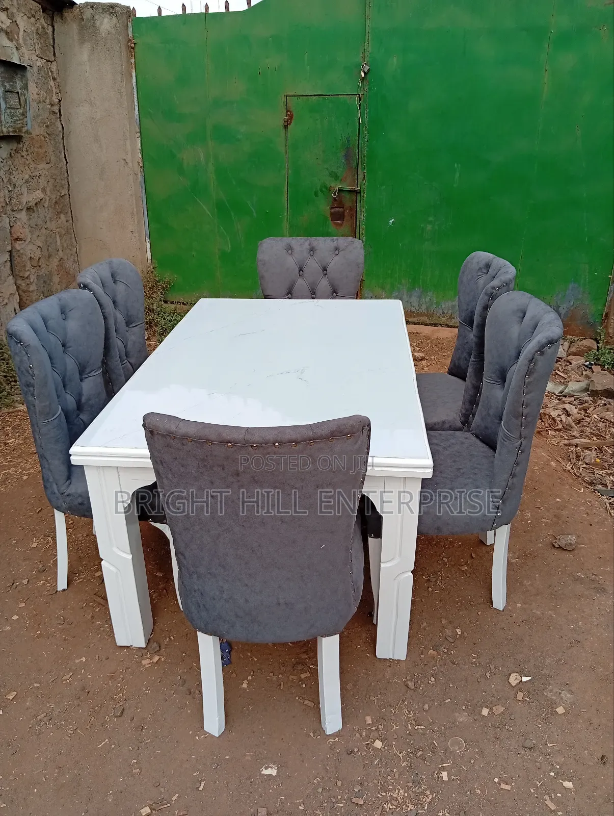 Glamorous 6 Sitter Dining Tables