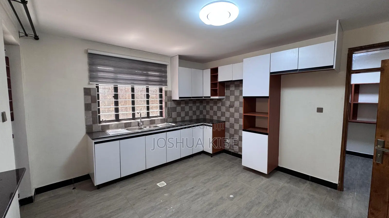 5bdrm Mansion in Roysambu for rent