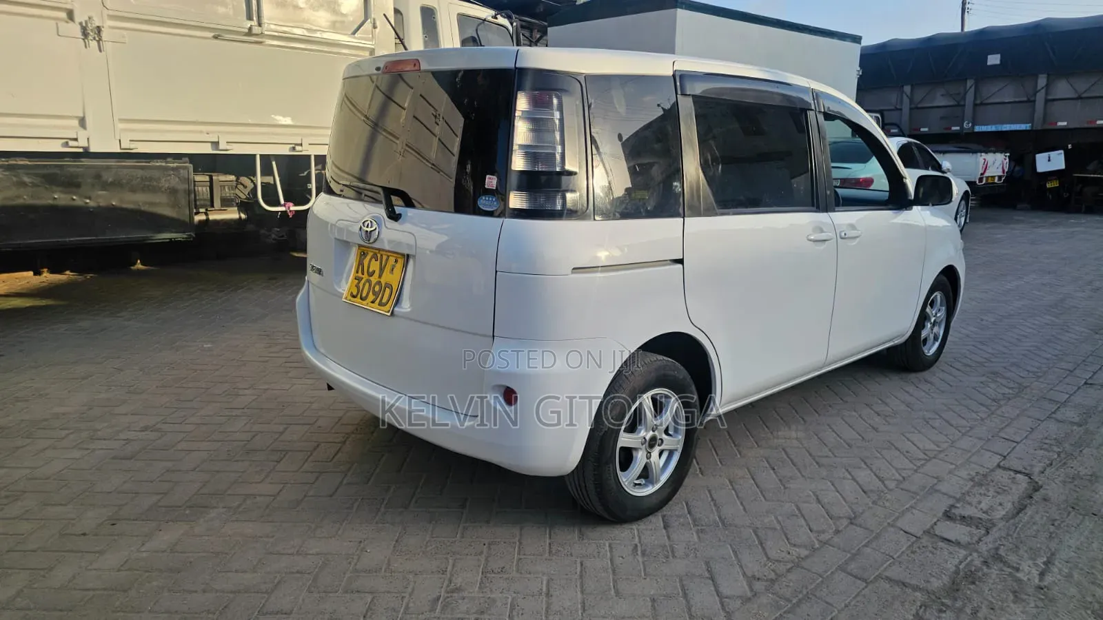 Toyota Sienta 2012 White