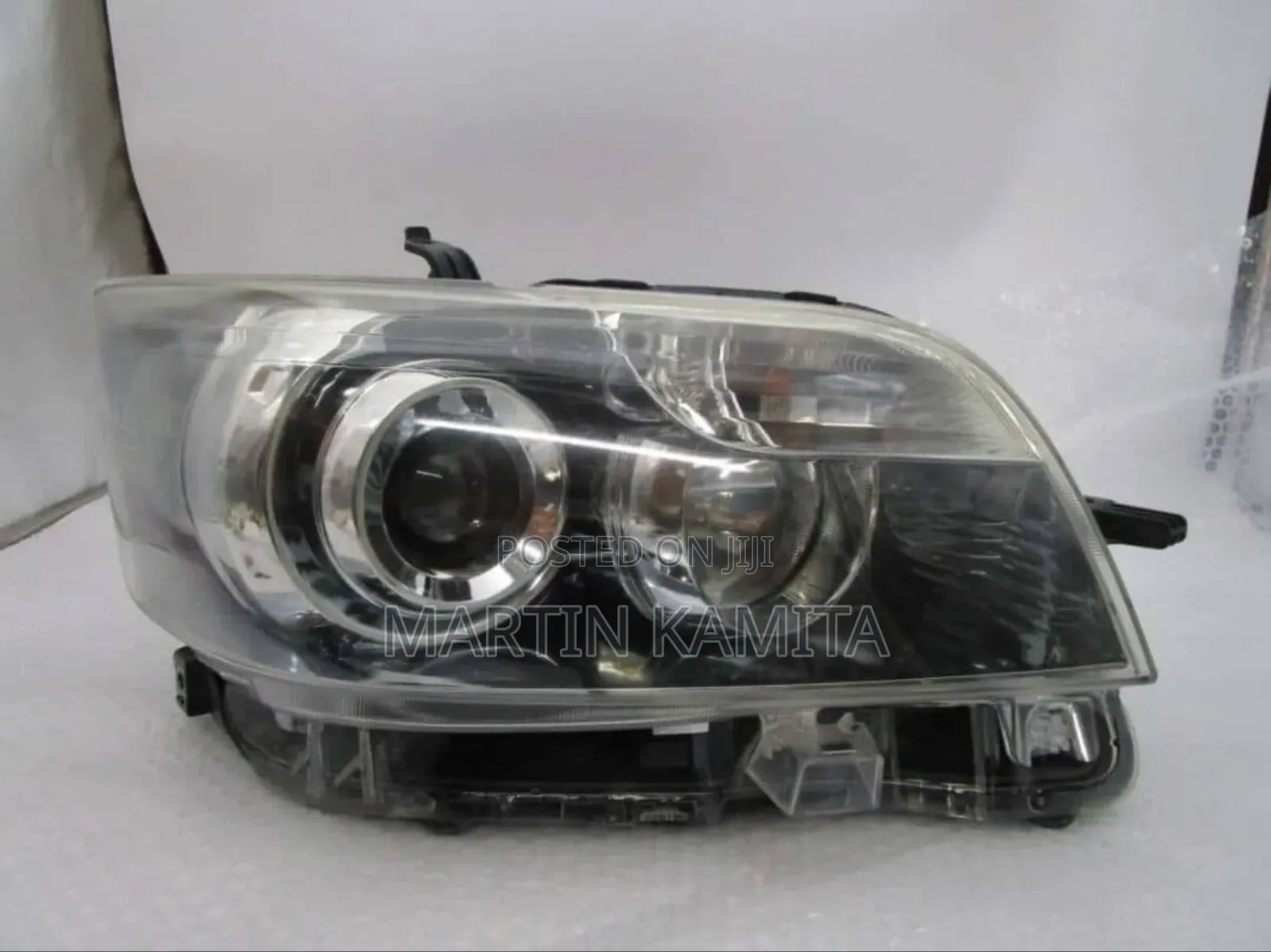 Headlight Toyota Rumunion Xenon