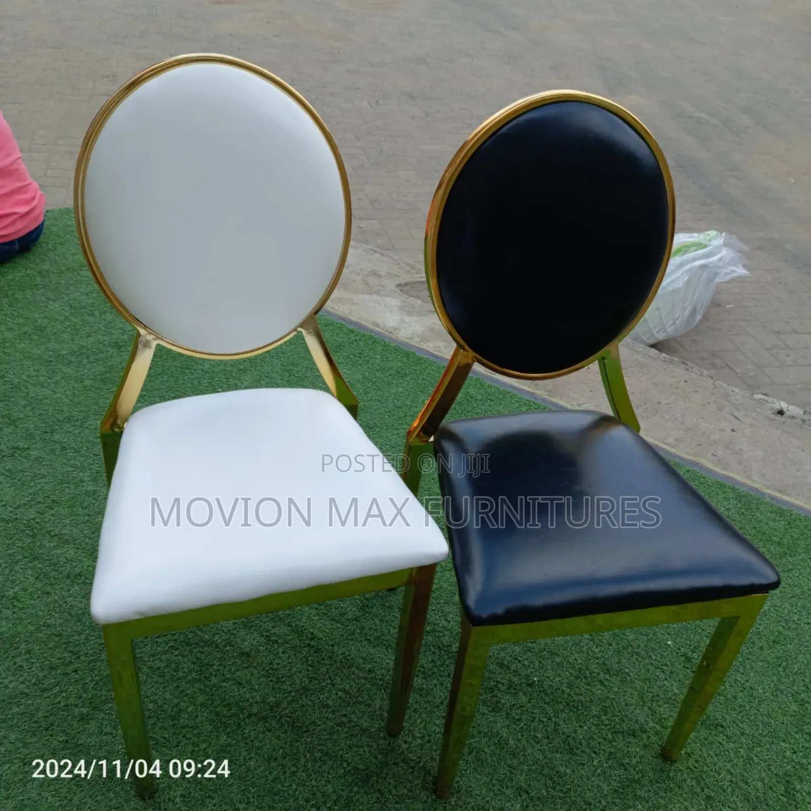 Events Unique Black/White Chairs