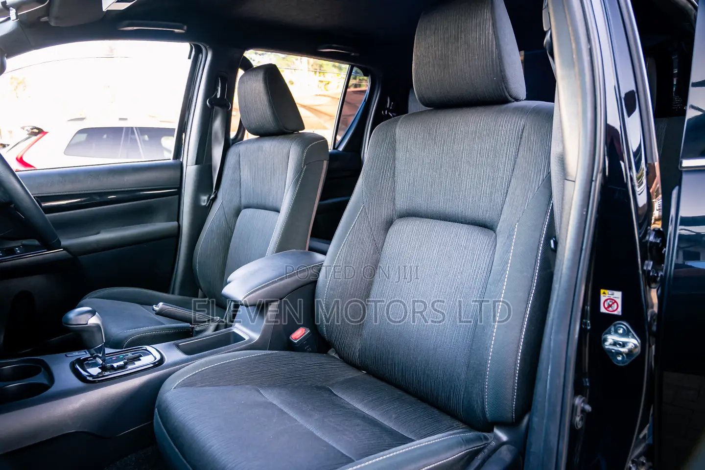 Toyota Hilux 2021 Black
