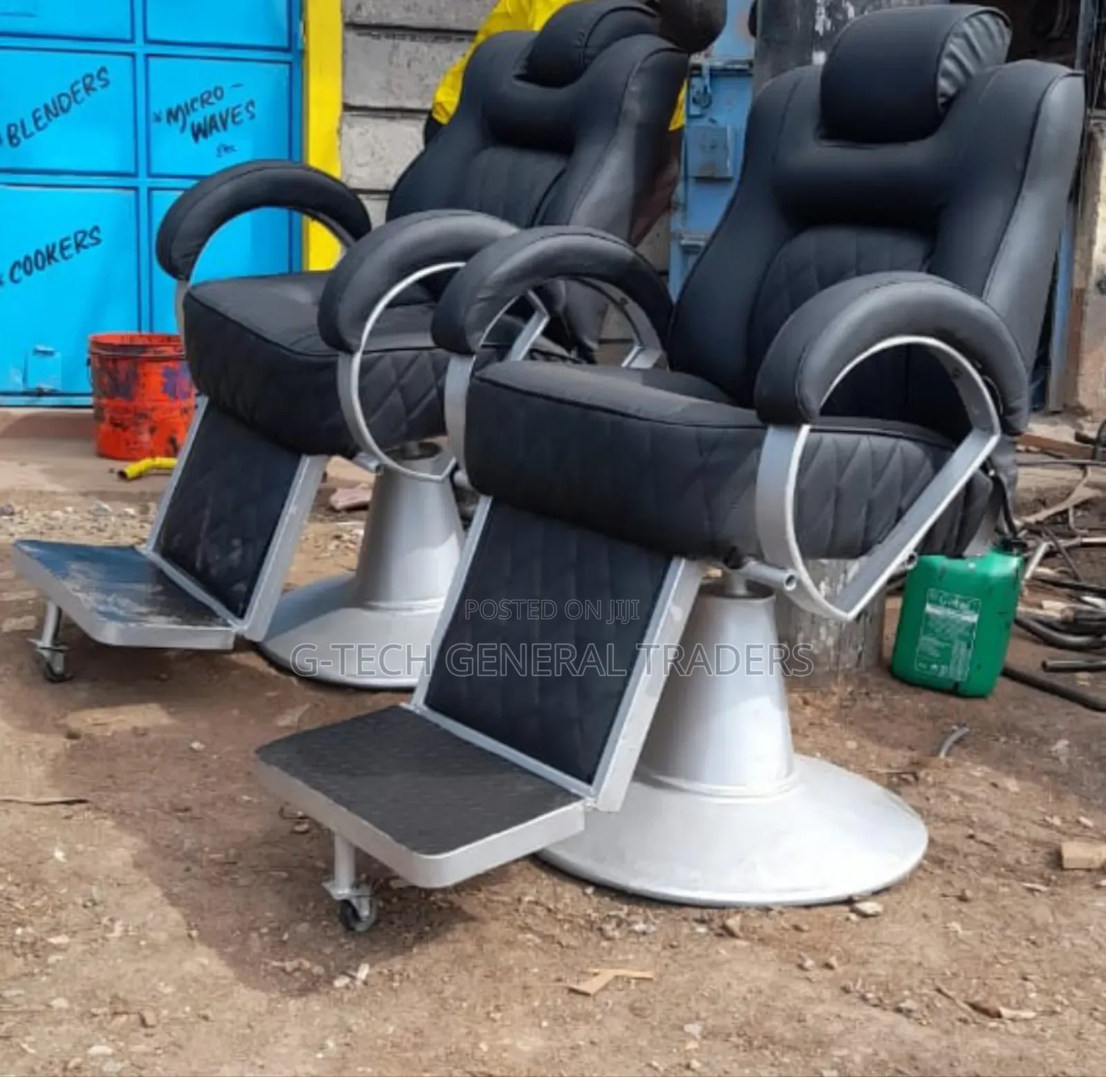 Executive Heavy Duty Barberstool With Round Heavy Base