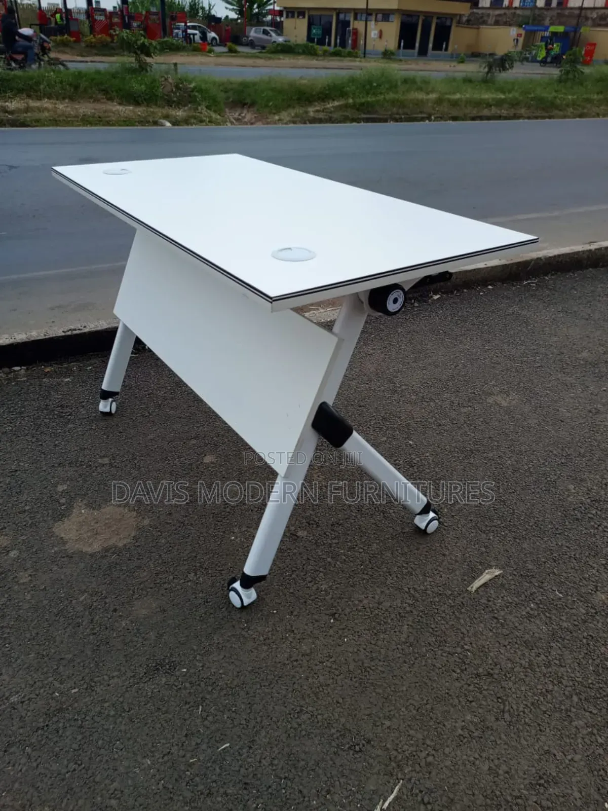 Modern Mobile Office Desk With Wheels
